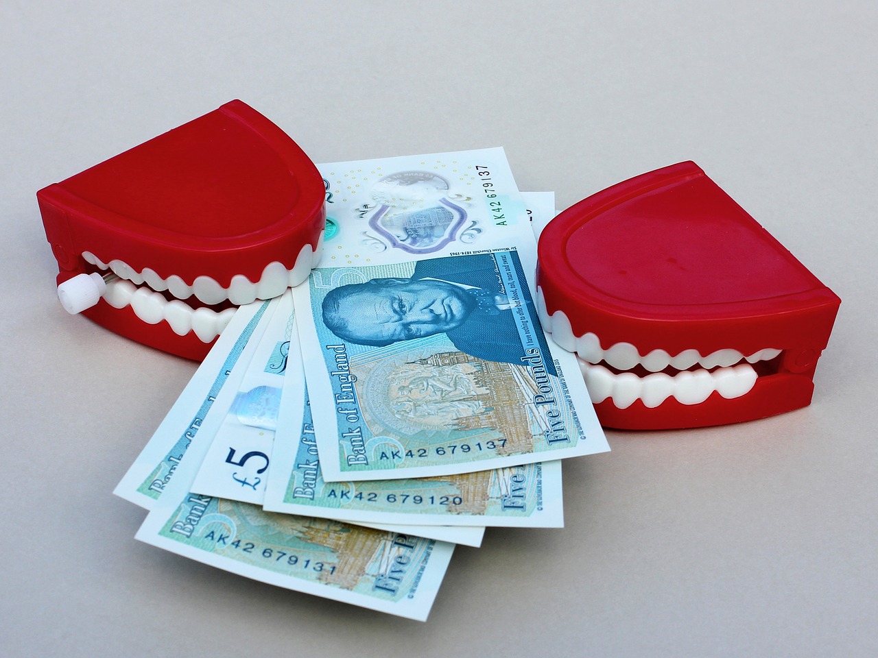 Wind up teeth chomping UK money