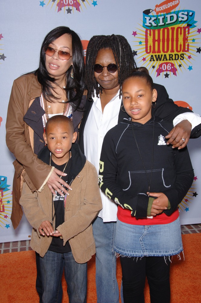 actress,whoopi,goldberg,&,daughter,&,grandchildren,at,the,2006