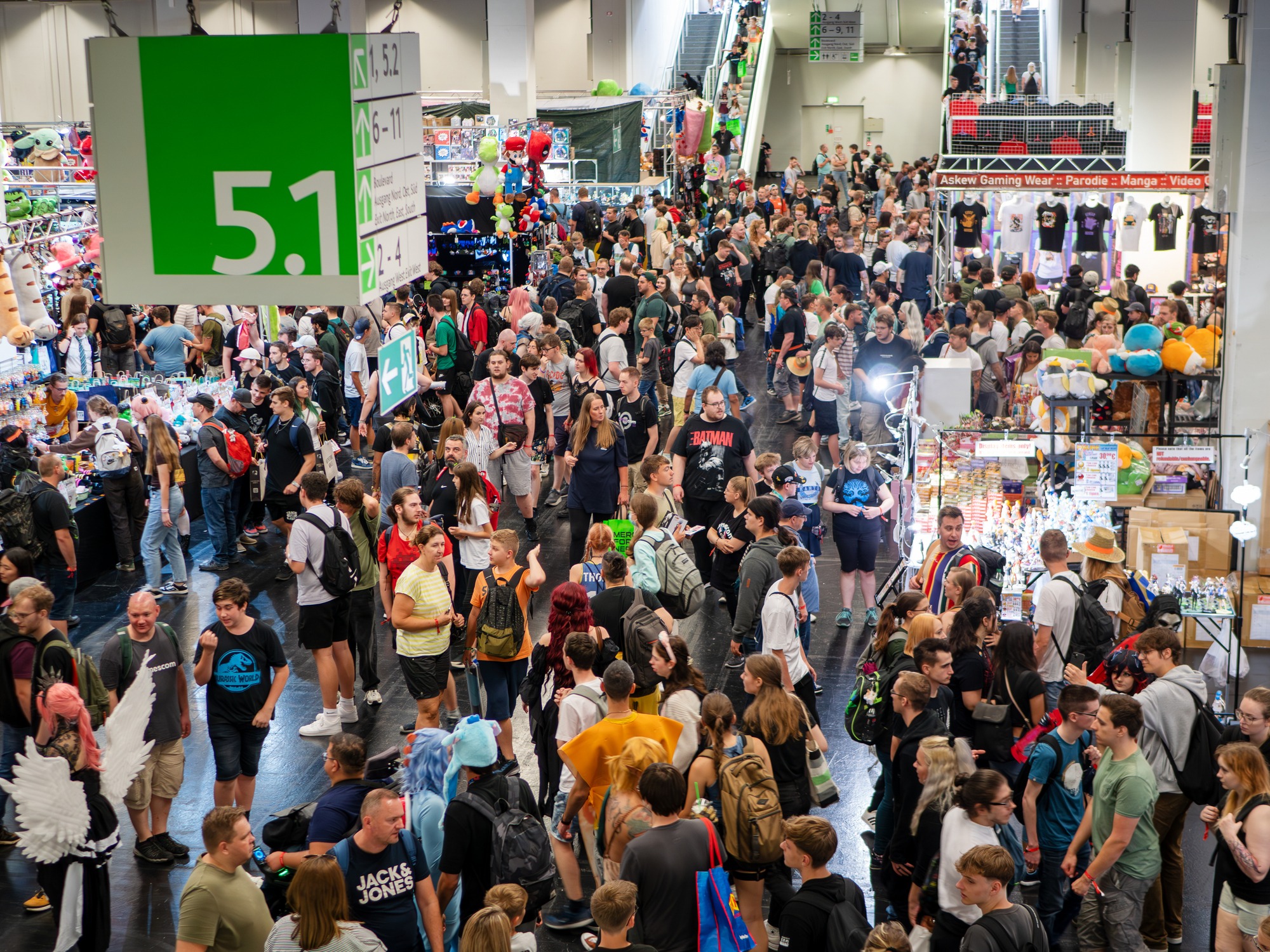 crowds of visitors in hall 5.1 at gamescom 2023 in cologne