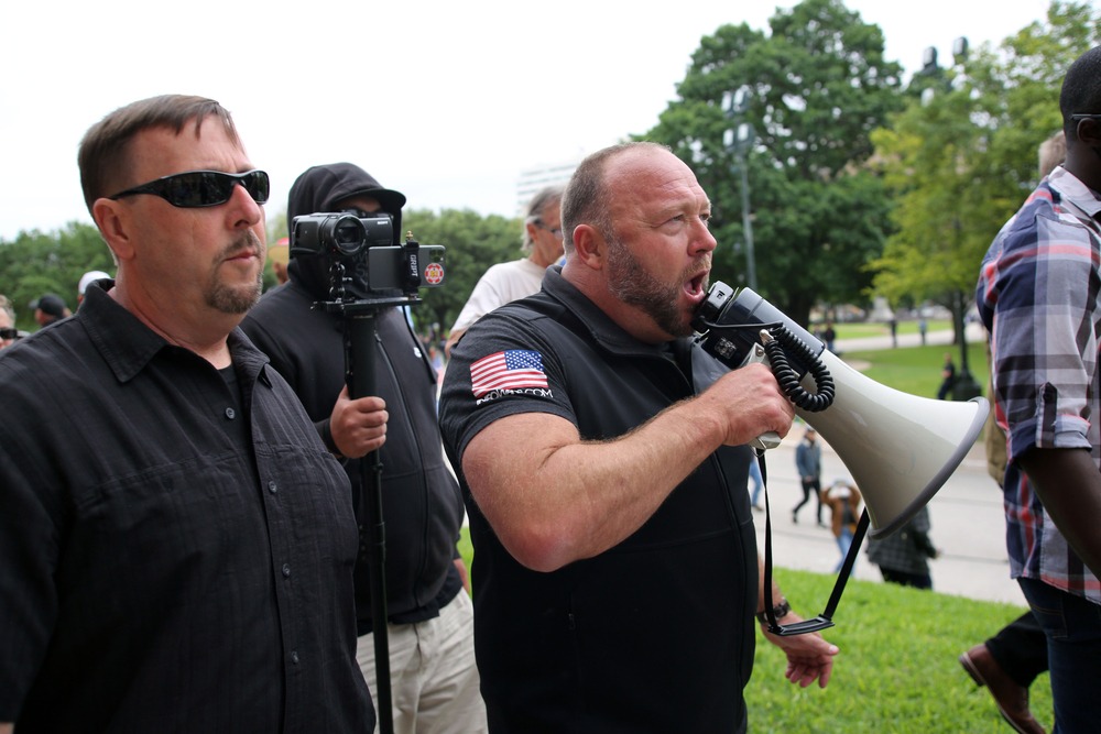 austin,,tx/usa, ,apr.,18,,2020:,alex,jones,addresses,demonstrators