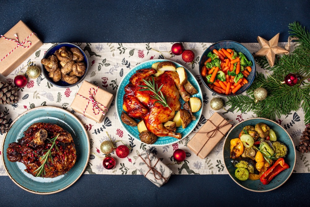 christmas,evening,table,top,view,with,festive,food,with,baked