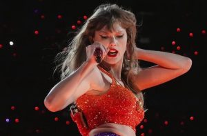 Taylor Swift & Travis Kelce Eyeing Home Purchase in Kansas