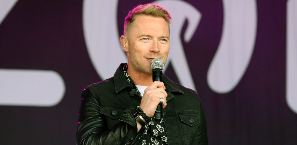 live,music, ,pop,star,ronan,keating,on,stage,with