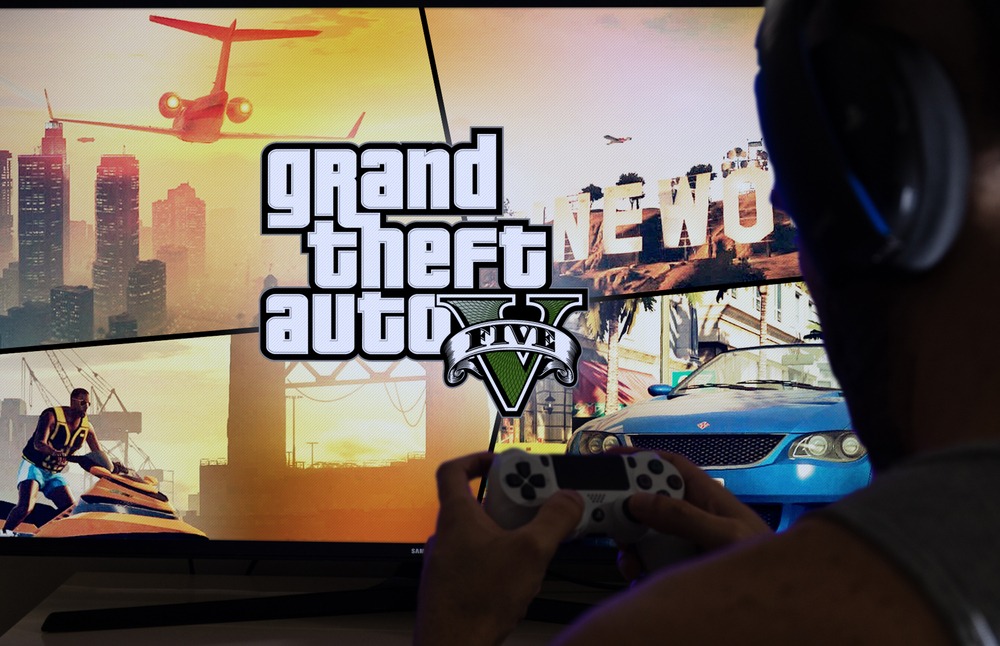 man,playing,gta,v,on,playstation,system.,3mar,2021,,sao