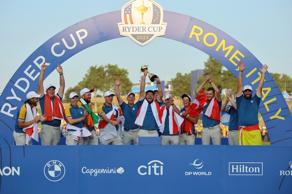 rome,,italy,01.10.2023:,jon,rahm,with,cup,during,award,ceremony,